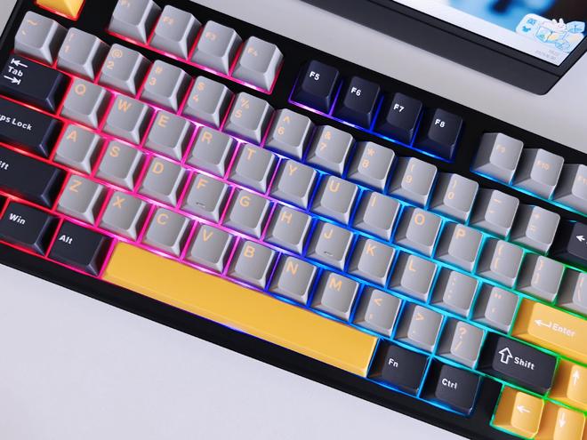 L99带您解锁机械键盘新形态不朽情缘网站触控大屏加持狼蛛(图3)