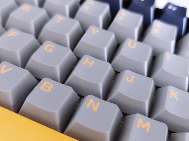 L99带您解锁机械键盘新形态不朽情缘网站触控大屏加持狼蛛(图4)