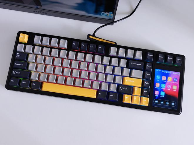 L99带您解锁机械键盘新形态不朽情缘网站触控大屏加持狼蛛(图11)